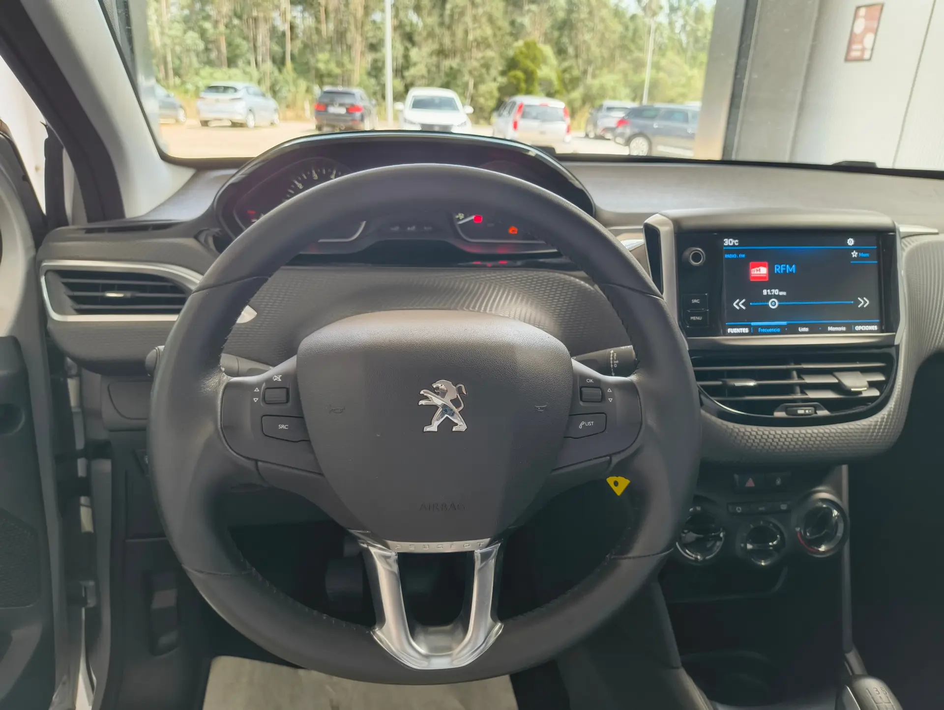 Peugeot 208 1.2 e-VTI STYLE 12