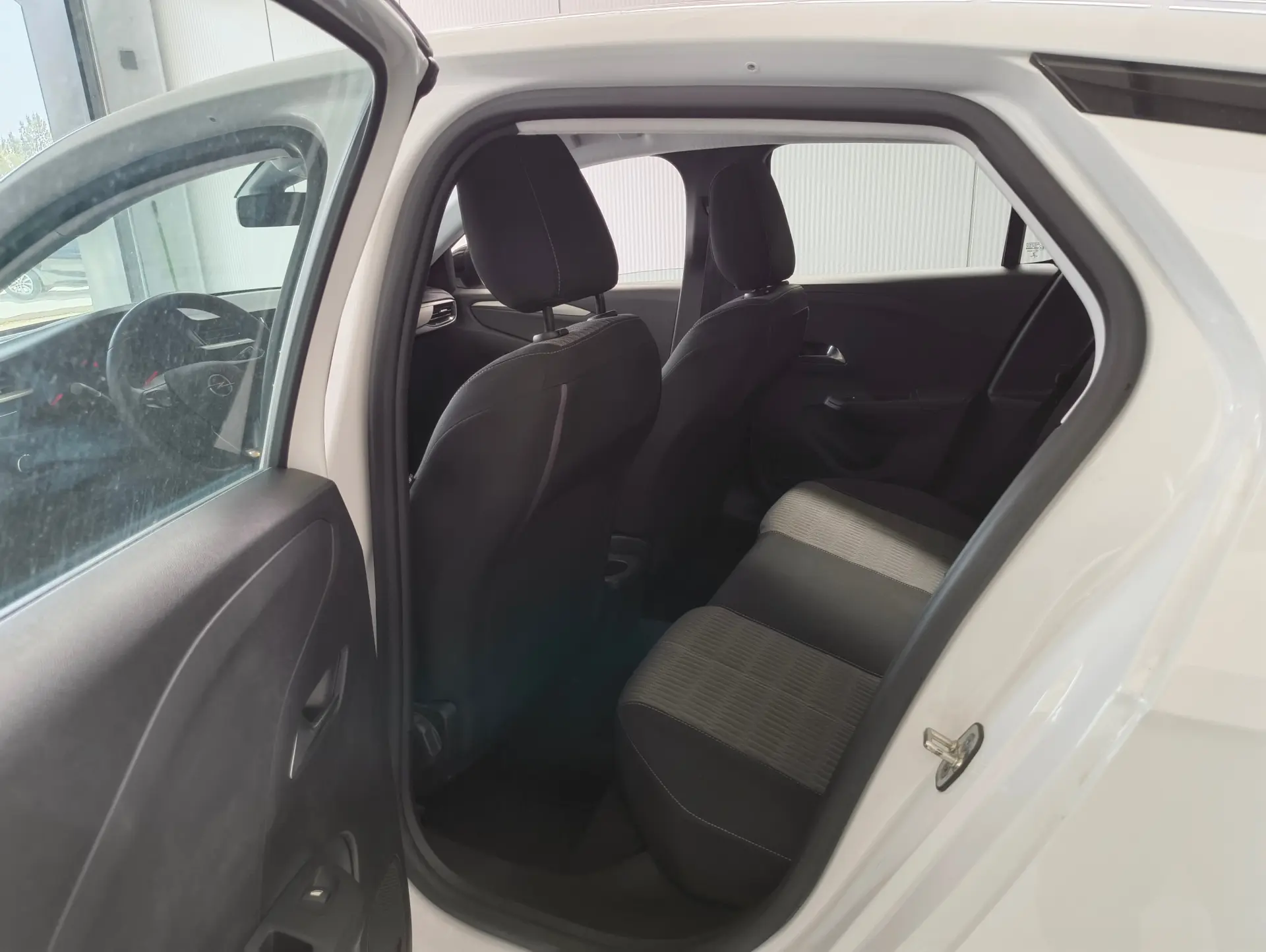 Opel Corsa 1.2 T Edition 11