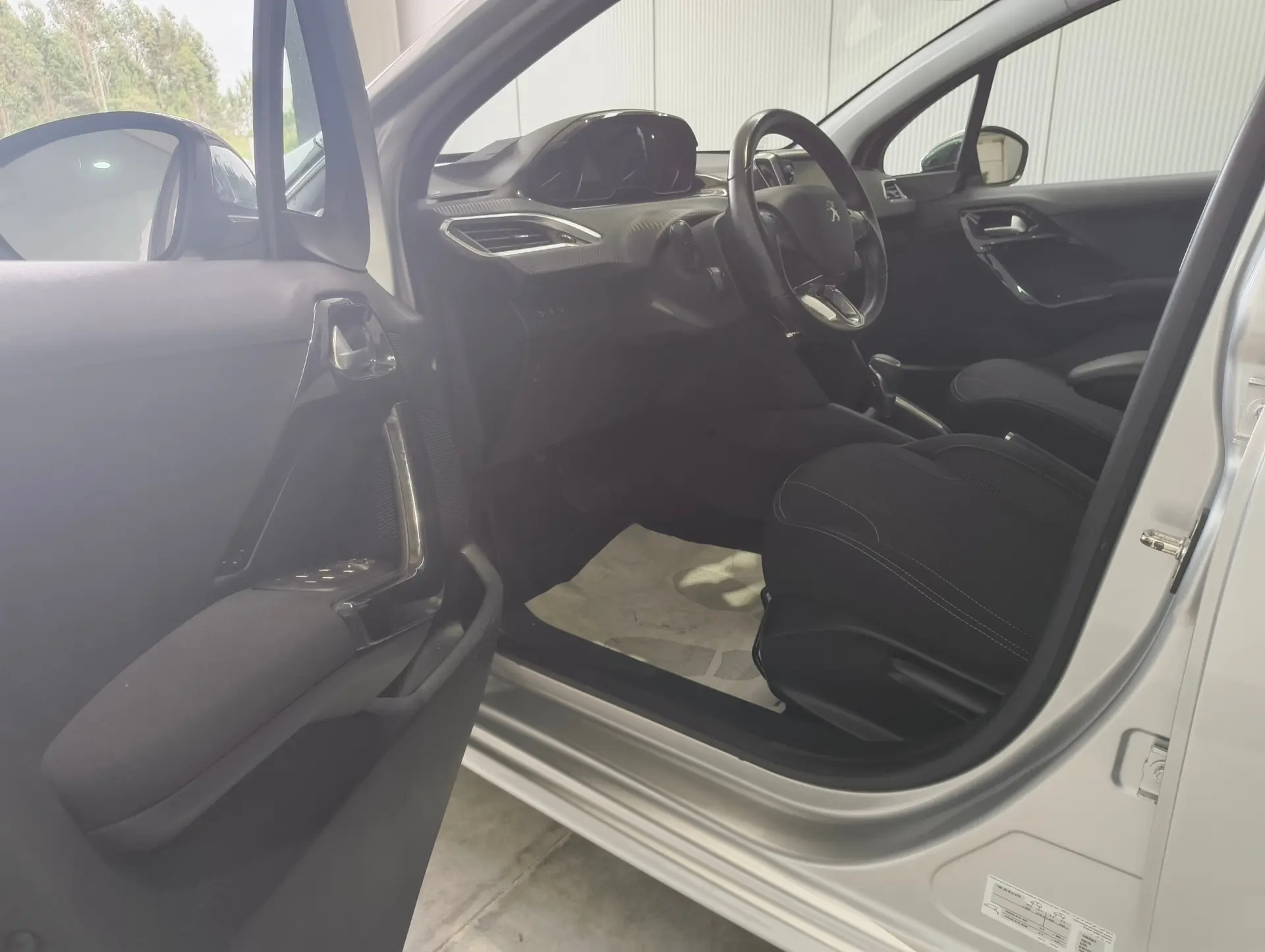 Peugeot 208 1.2 PureTech Allure 5