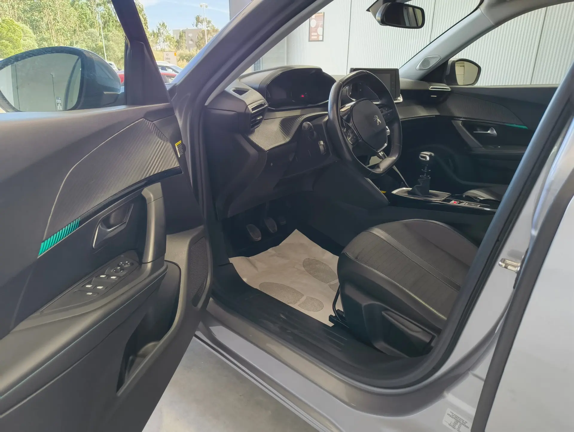Peugeot 2008 1.5 BlueHDi Allure 7