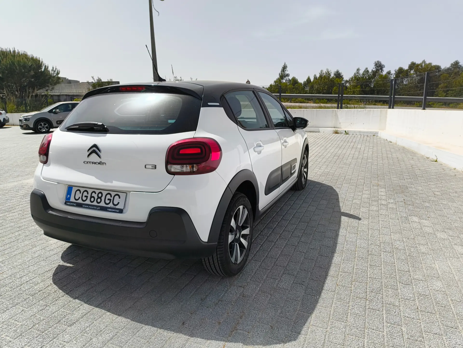 Citroën C3 1.2 PureTech Shine Pack 82cv 4