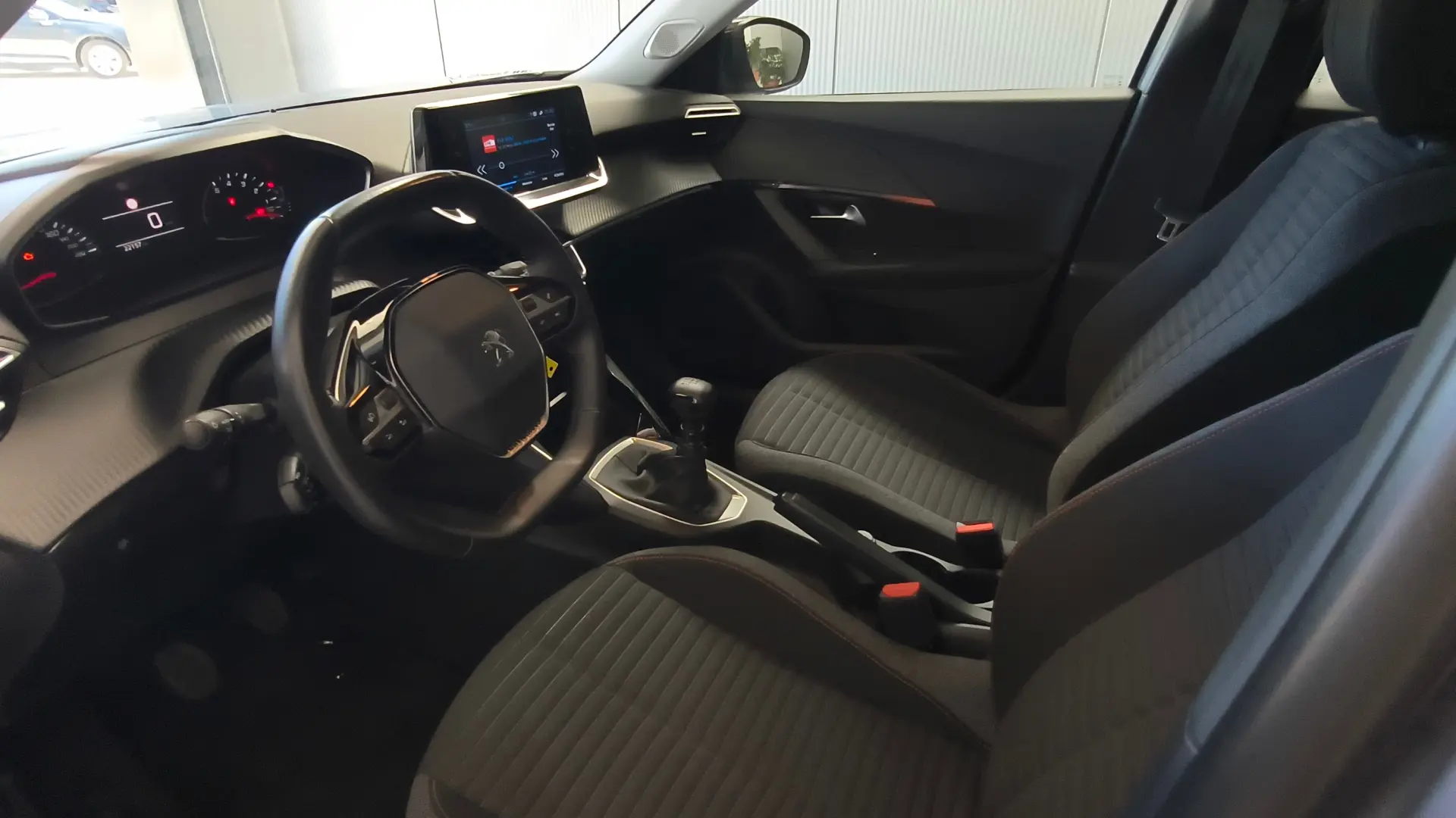Peugeot 2008 1.2 PureTech 100 Stop&Start Active Pack 6