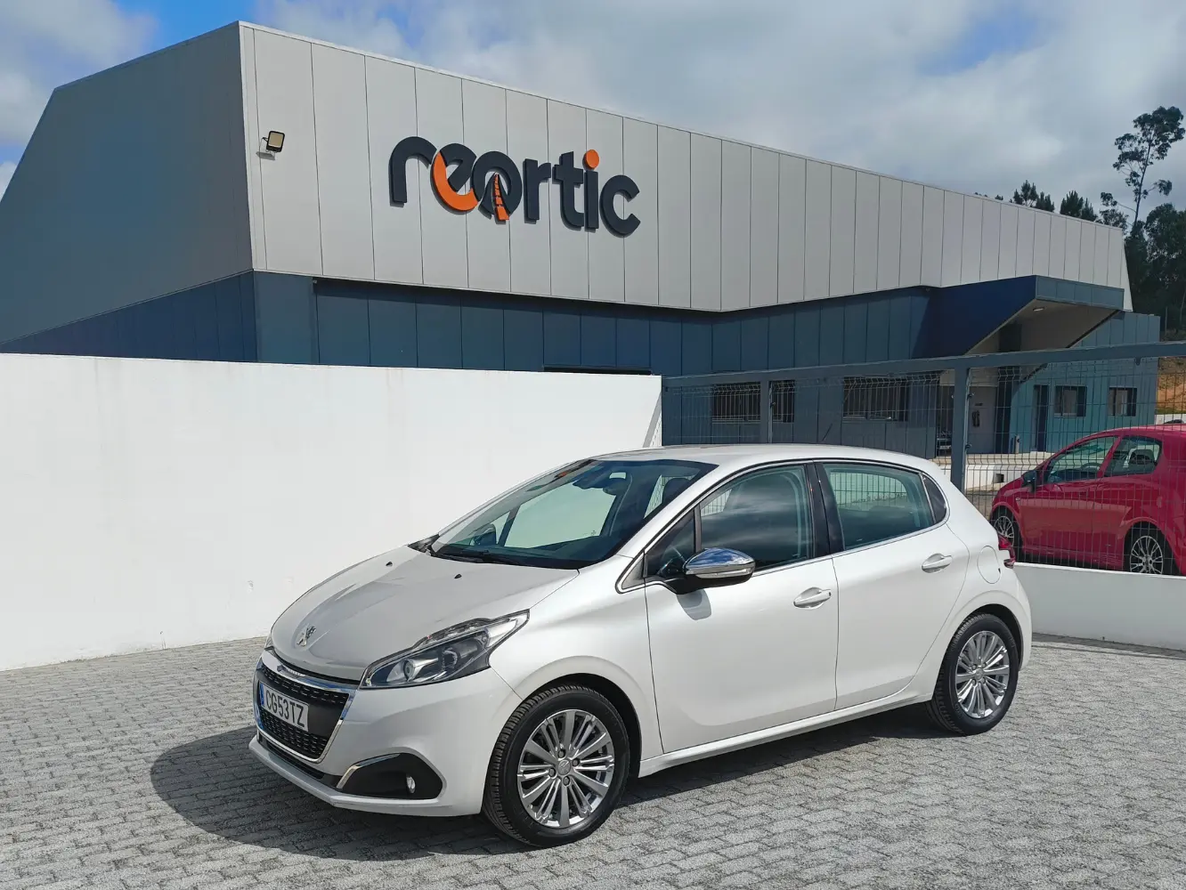 Peugeot 208 1.2 PureTech Allure EAT6 1