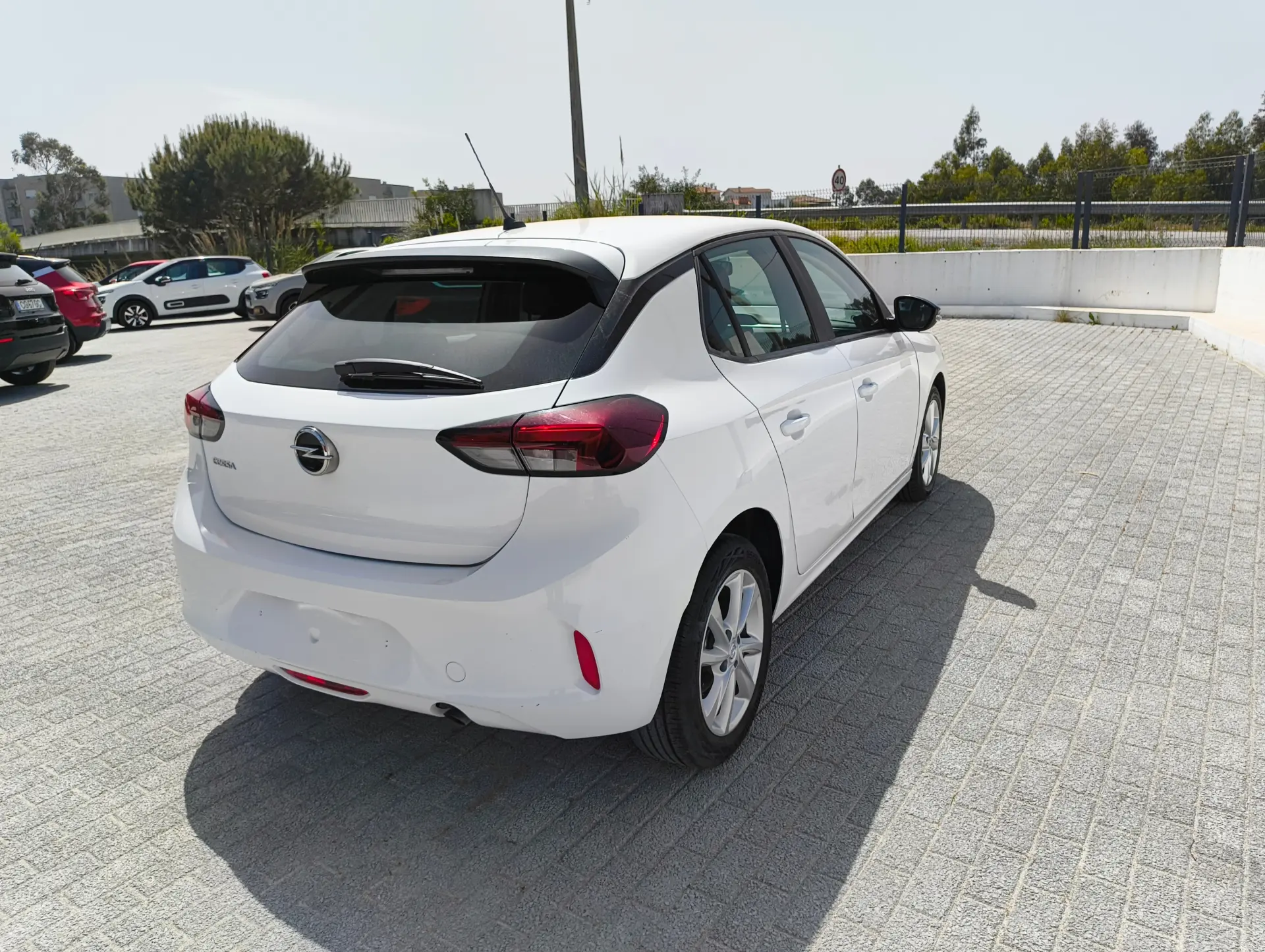 Opel Corsa 1.2 T Edition 4