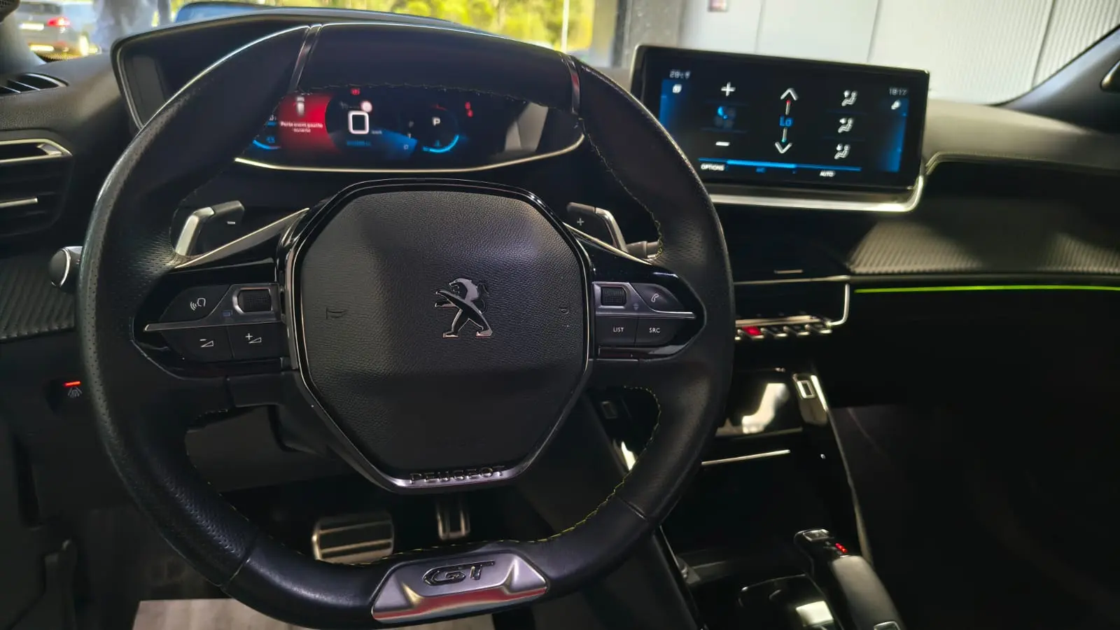 Peugeot 2008 PureTech 130 EAT8 GT 13