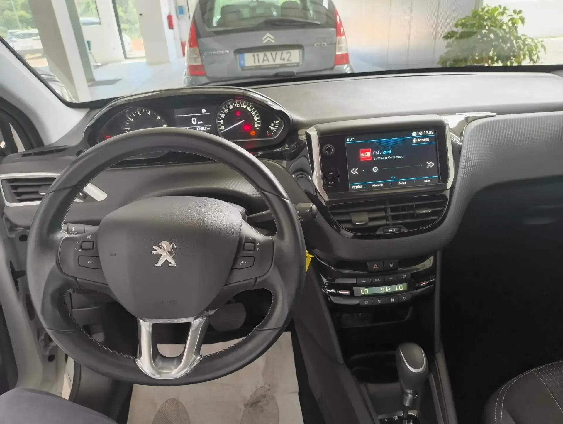 Peugeot 208 1.2 PURETECH ALLURE 6