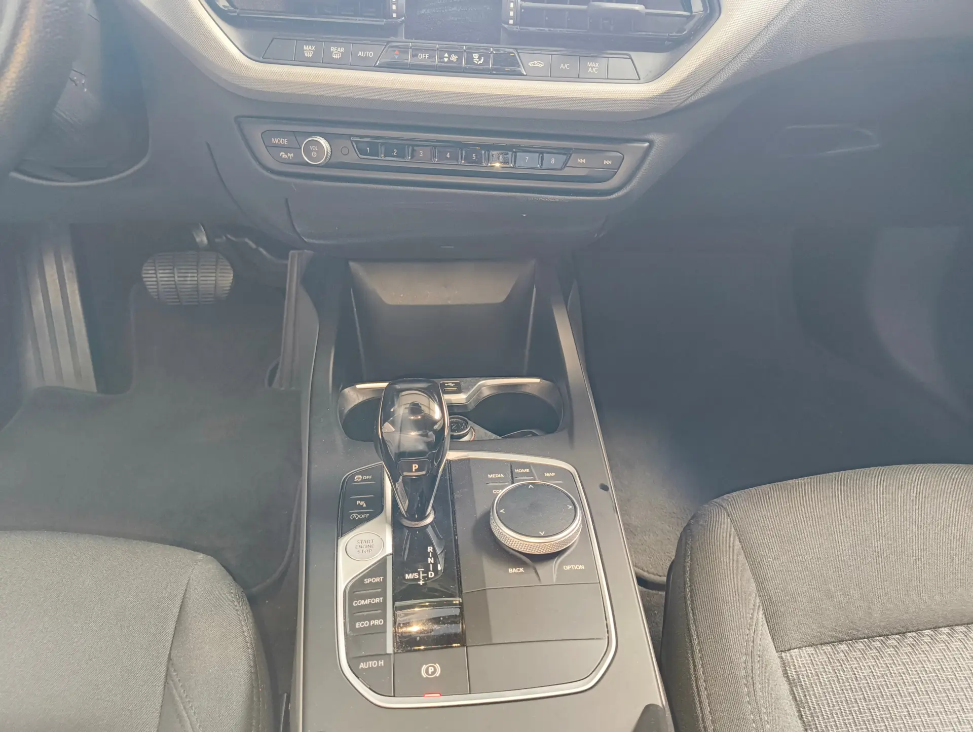 BMW 116 d Aut. Advantage 9