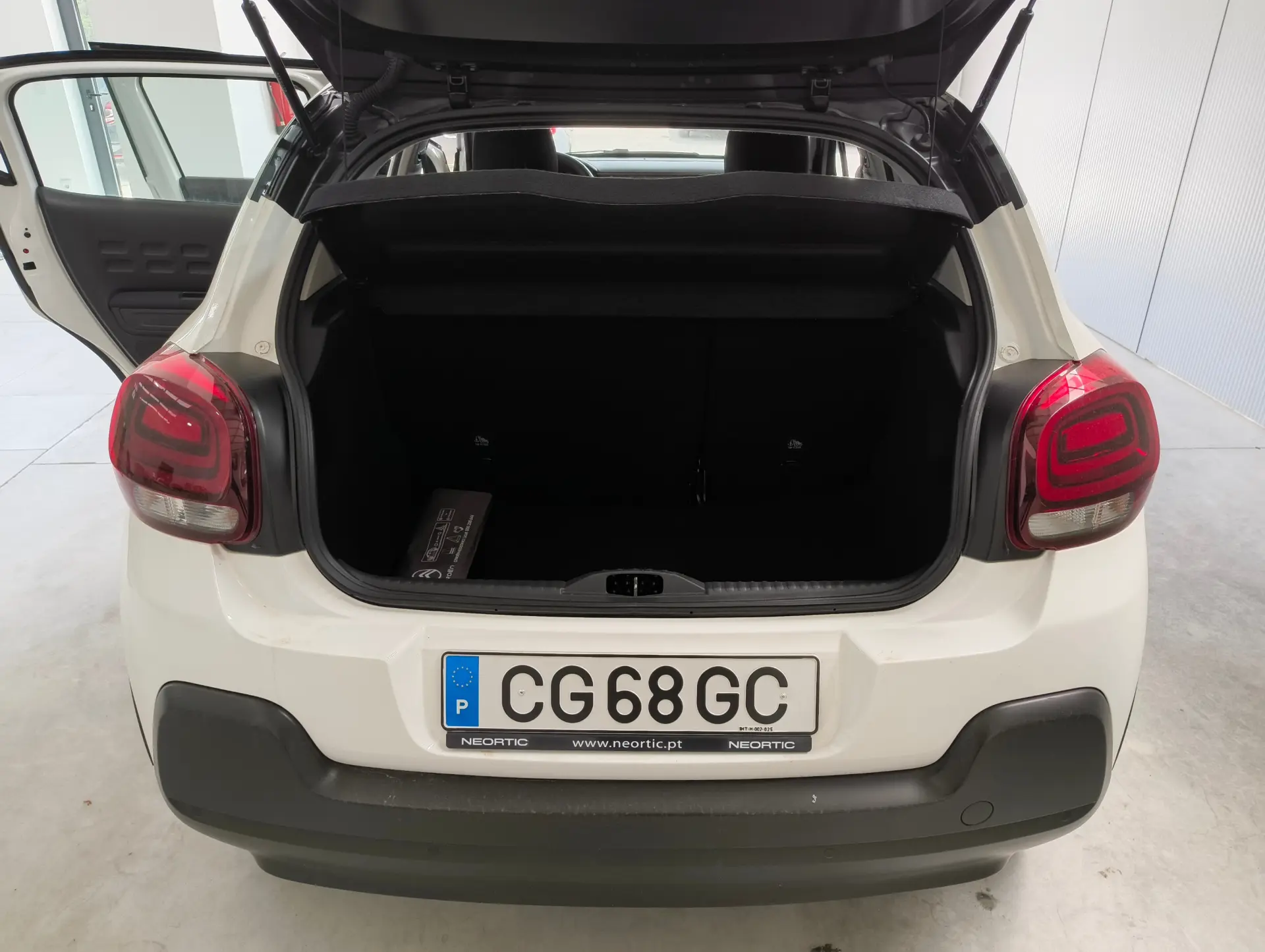 Citroën C3 1.2 PureTech Shine Pack 82cv 14