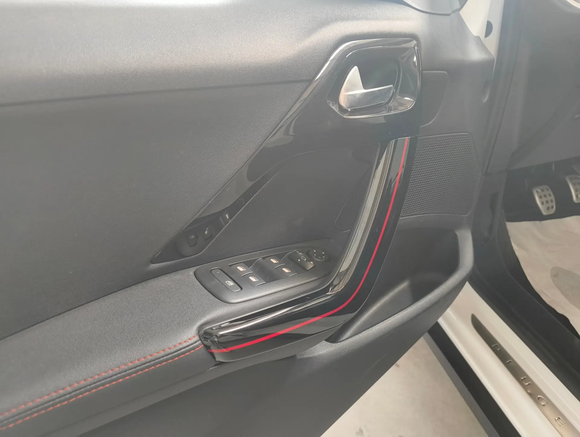 Peugeot 2008 1.2 PureTech GT Line 5