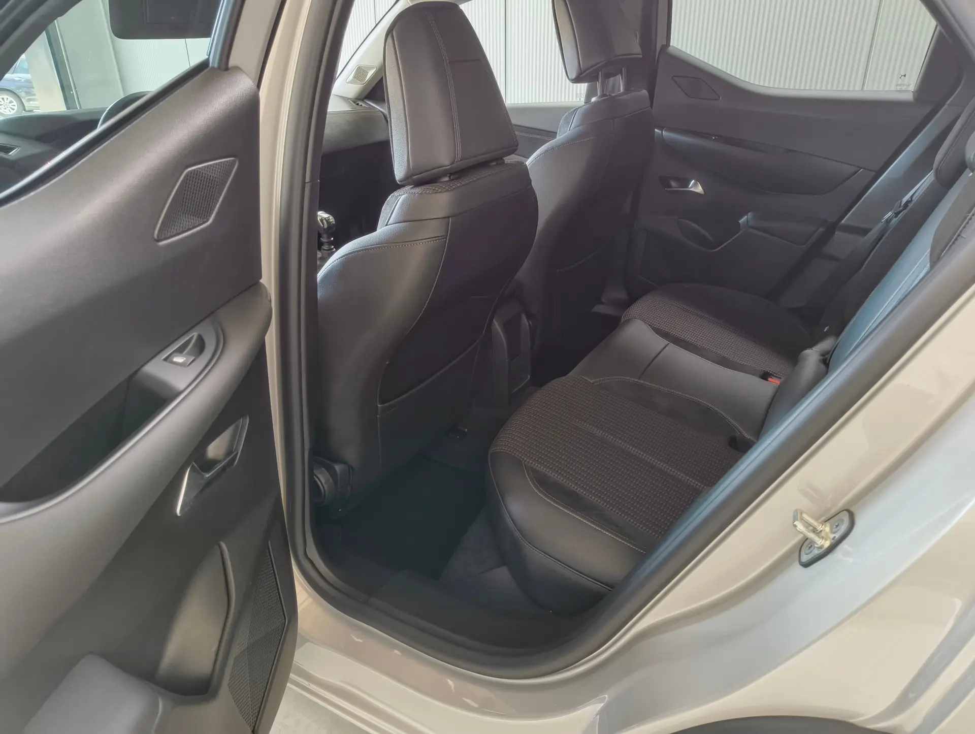 DS DS3 Crossback PureTech 100 PERFORMANCE LINE 9
