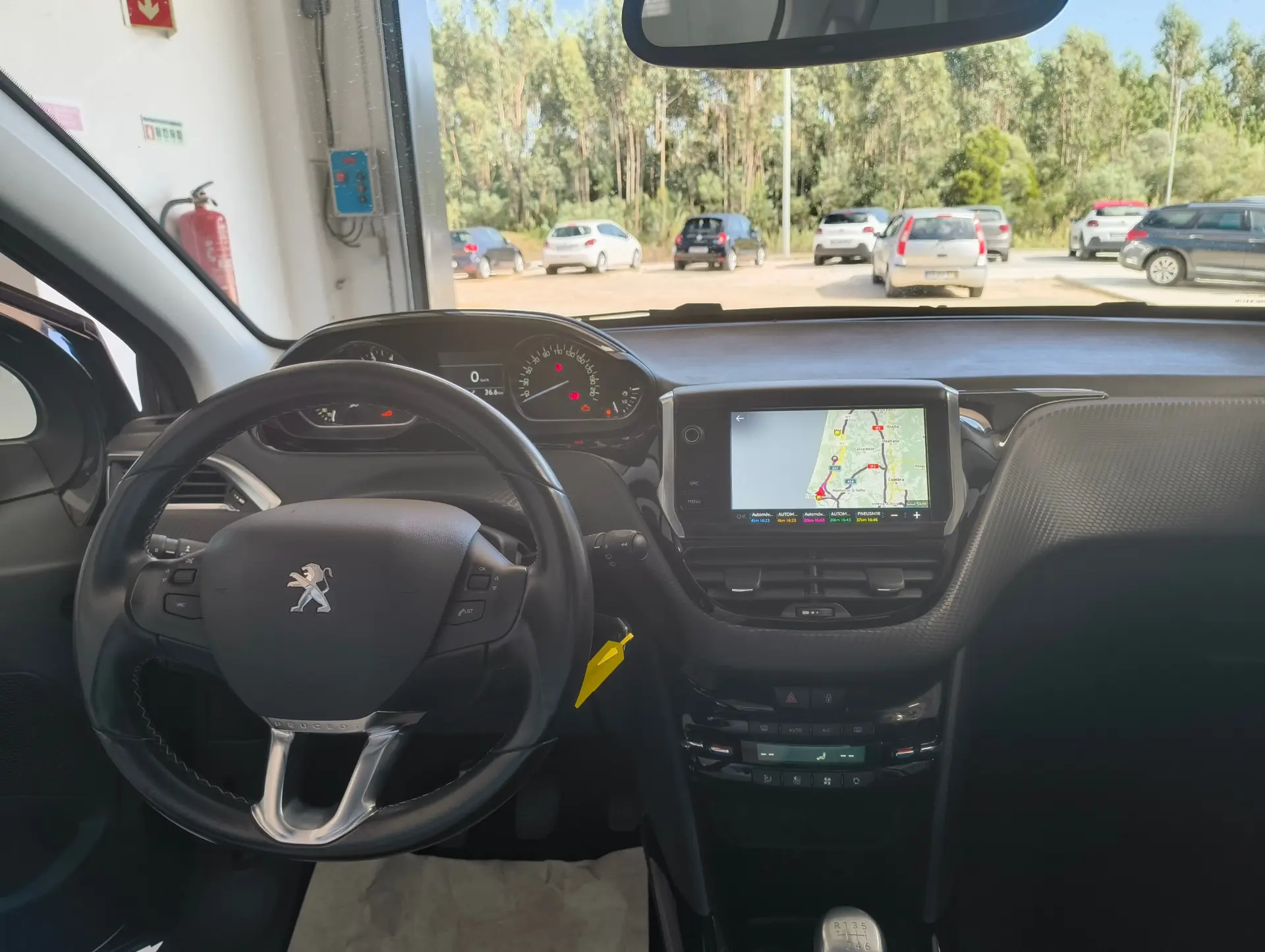 Peugeot 2008 1.2 PURETECH ALLURE BUSINESS 10