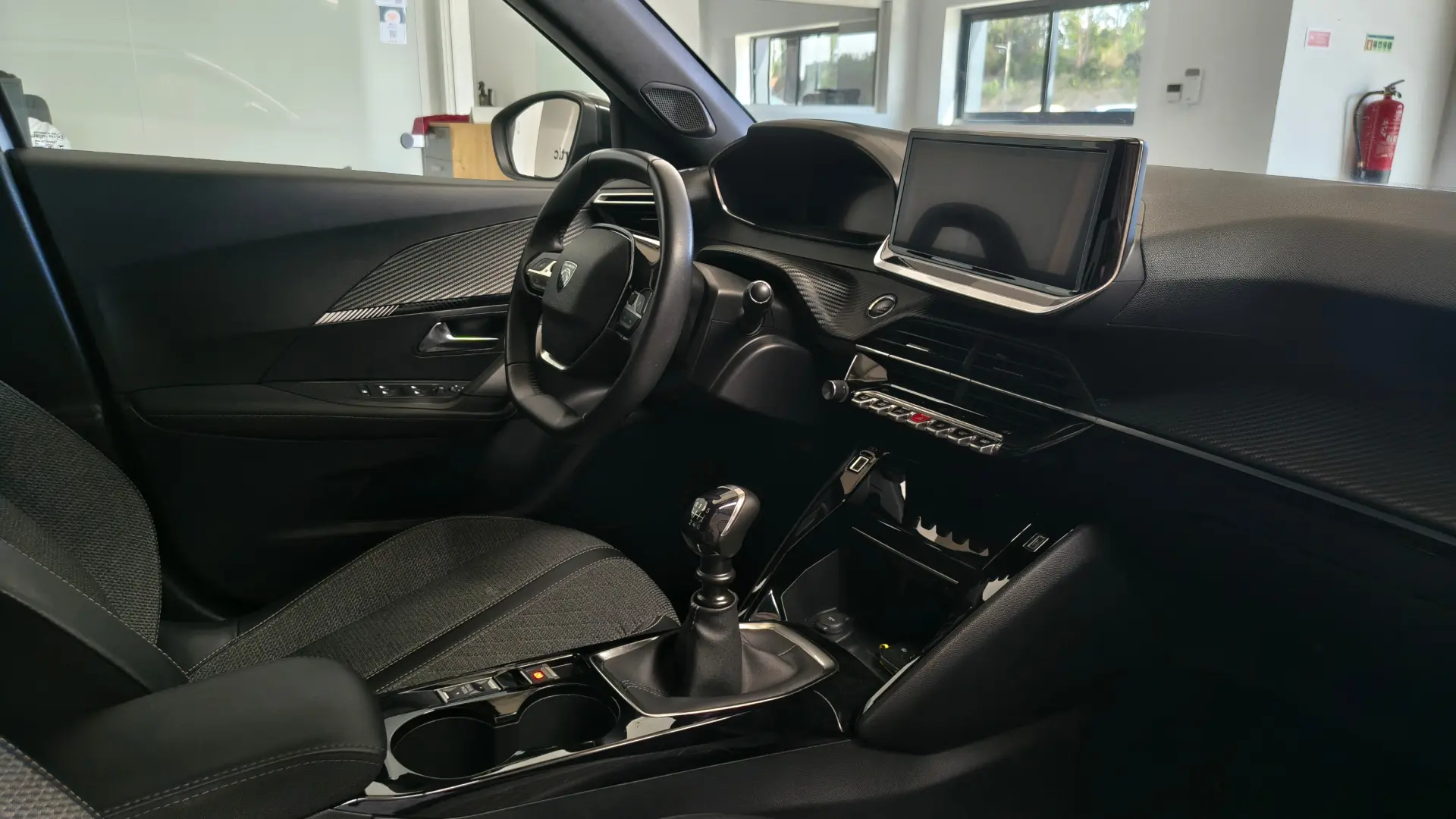 Peugeot 2008 1.2 PureTech Allure 8