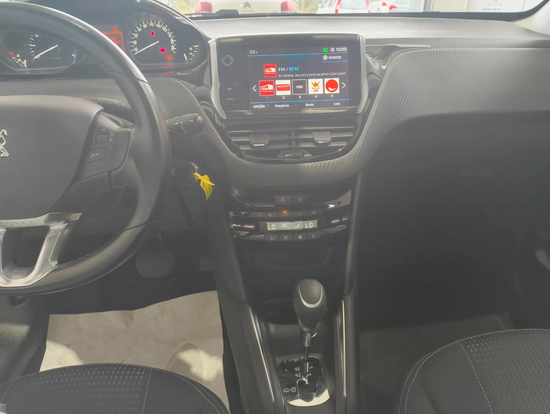 Peugeot 208 1.2 PureTech Allure 8