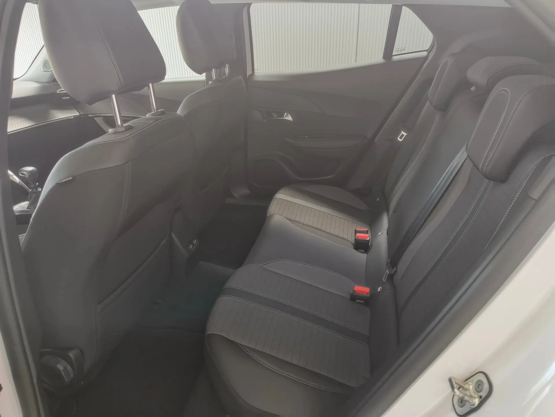 Peugeot 2008 PureTech 100 Allure 10