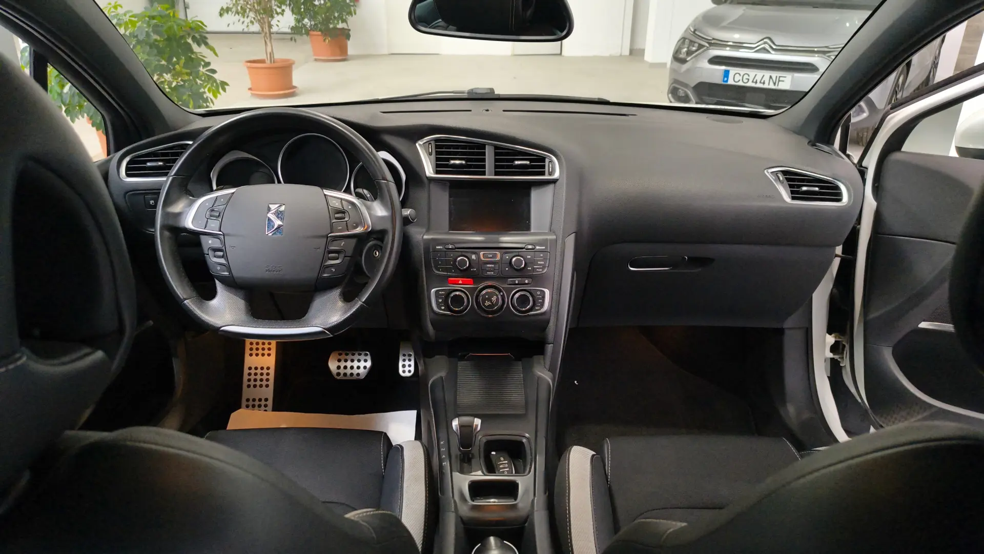 Citroen DS4 1.6 e-HDi So Chic ETG6 11