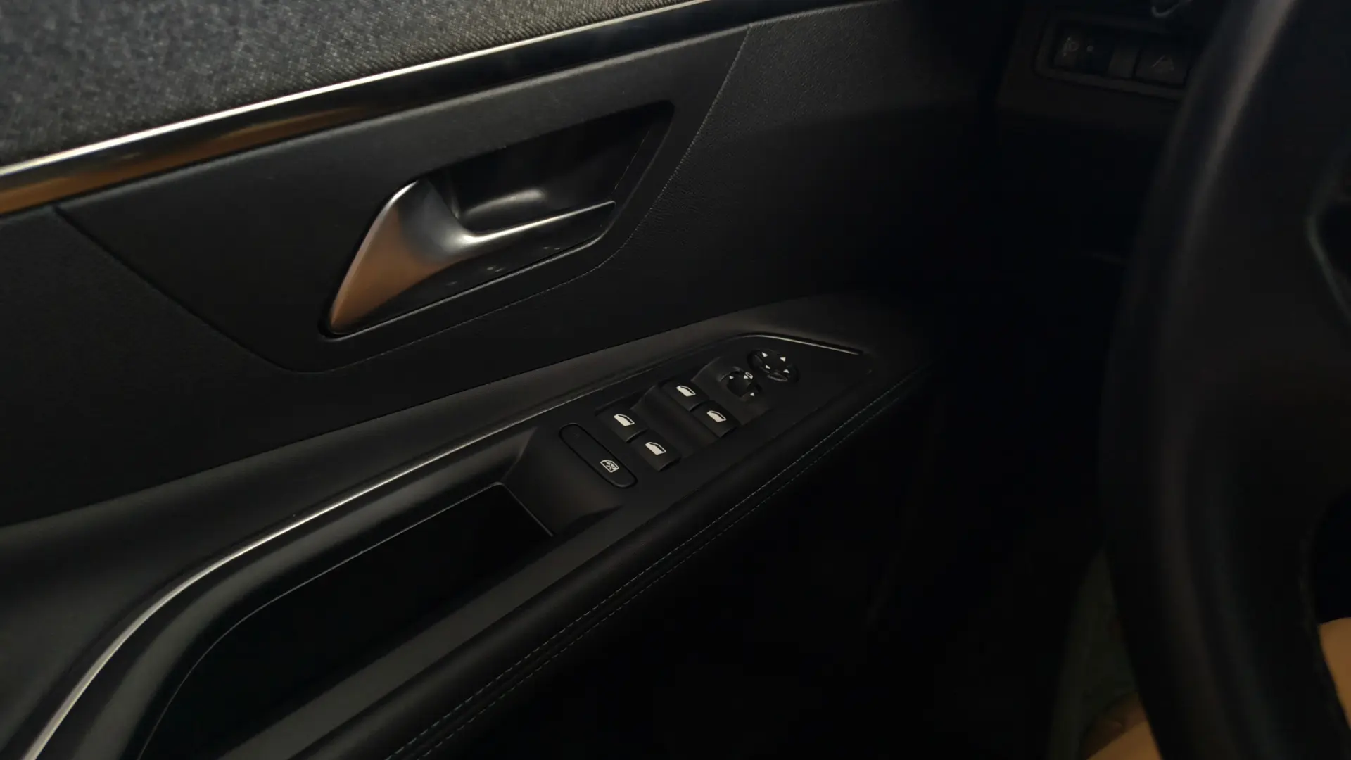 Peugeot 3008 1.6 Hybrid Allure Pack e-EAT8 10