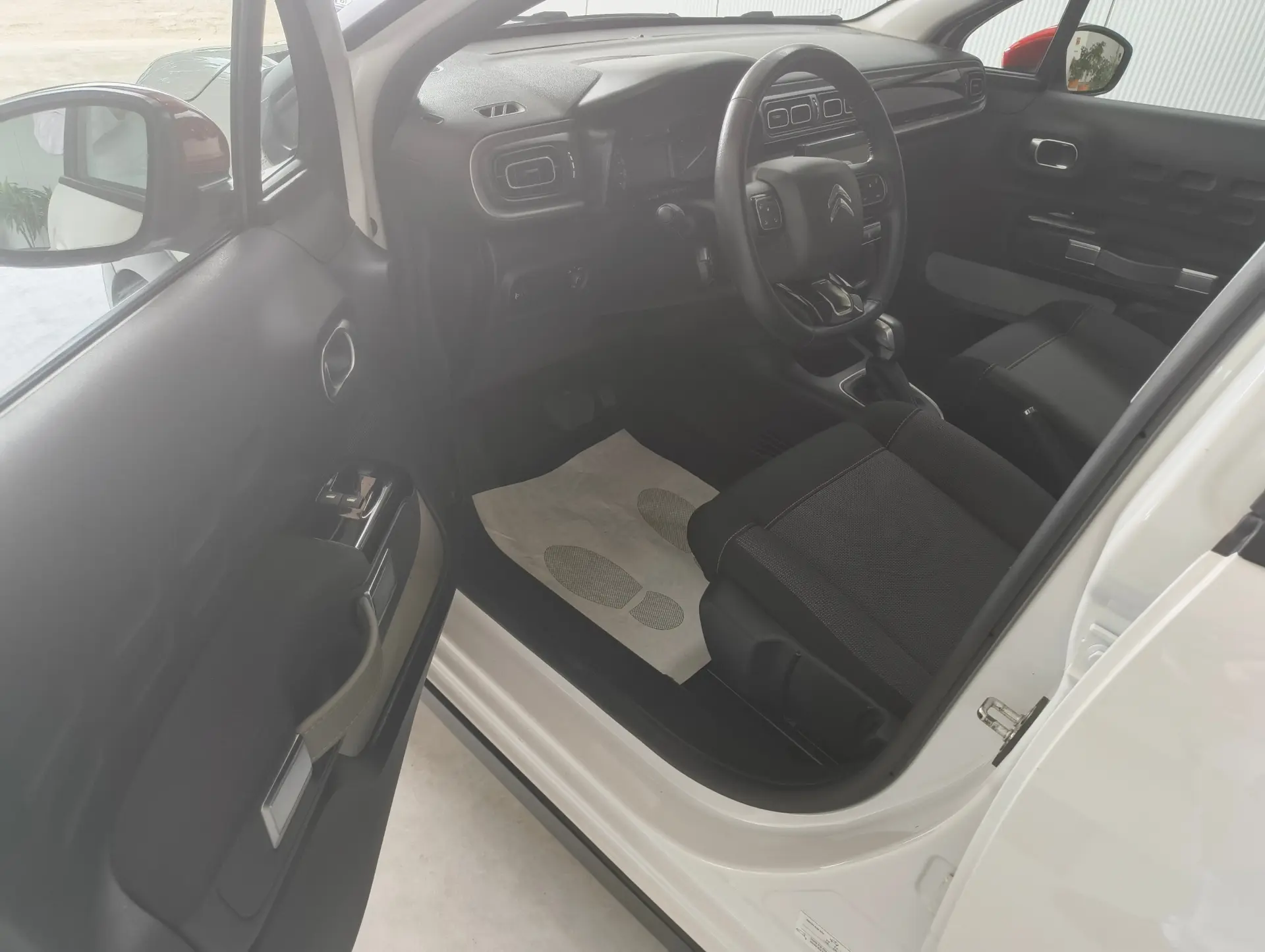 Citroen C3 1.2 PureTech Shine Pack EAT6 9