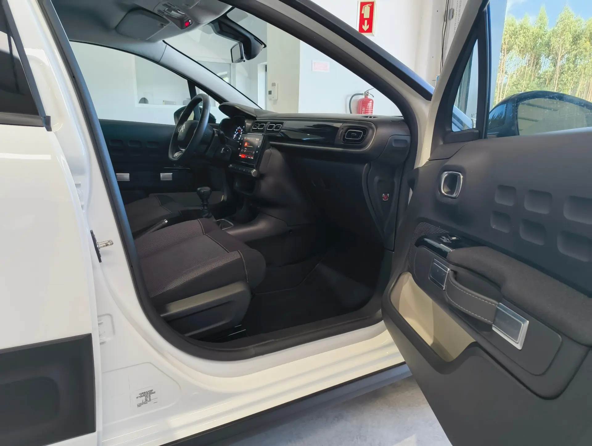 Citroen C3 1.2 Pure Tech S&S Shine 9