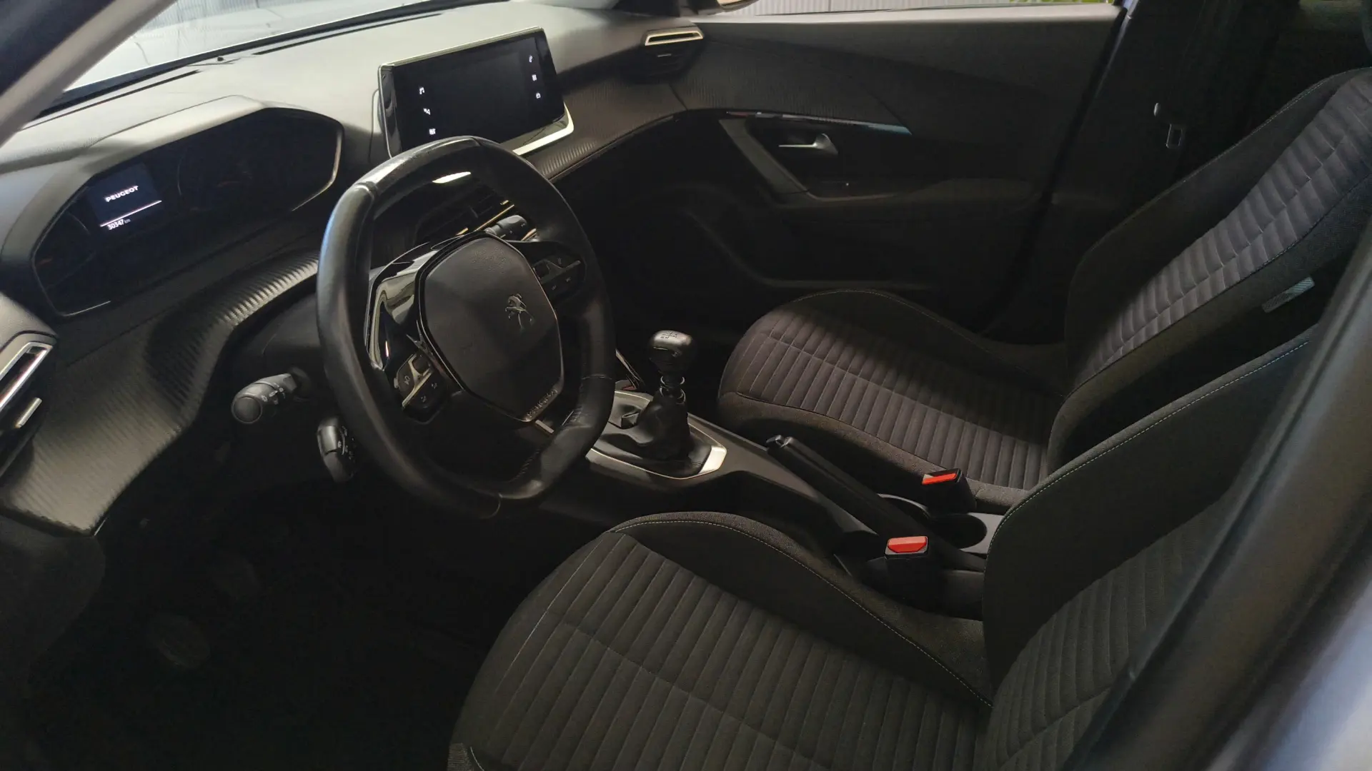 Peugeot 2008 1.2 PureTech 100 Style 4