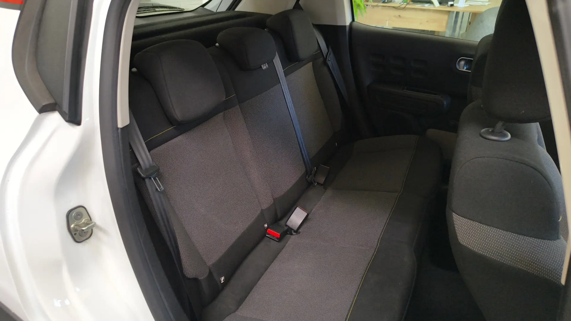 Citroën C3 1.2 PureTech Shine 19