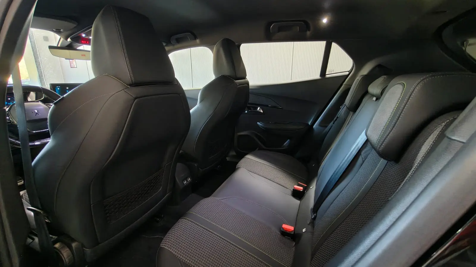 Peugeot 2008 PureTech 130 EAT8 GT 16
