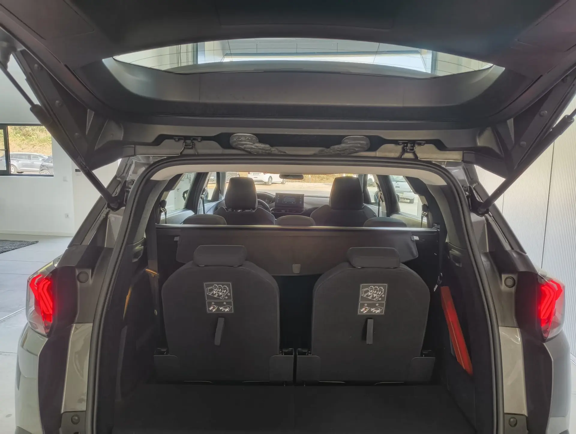 Peugeot 5008 1.2 PureTech 130 EAT6 Active Pack 12