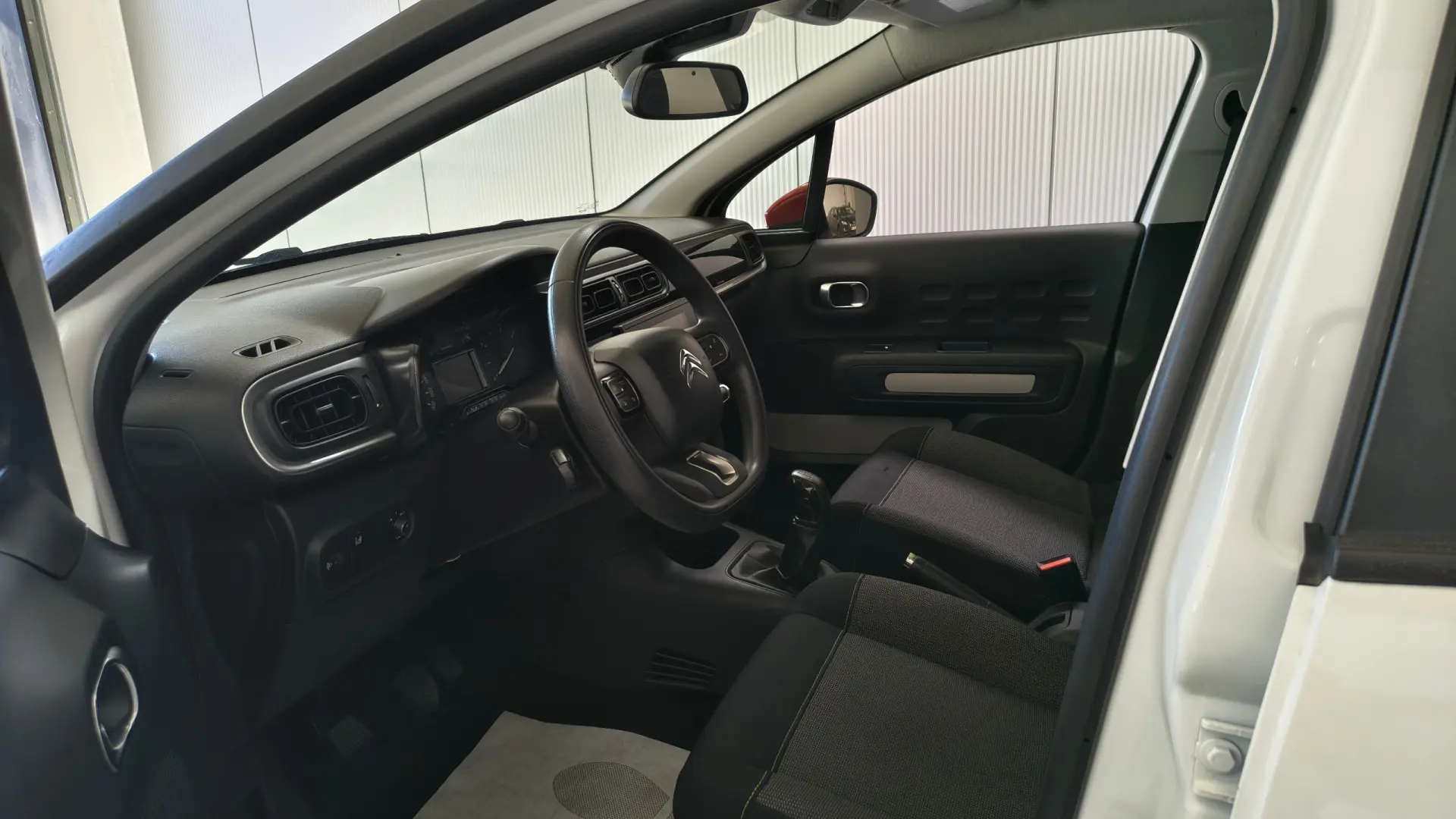Citroën C3 1.2 PureTech Shine 13