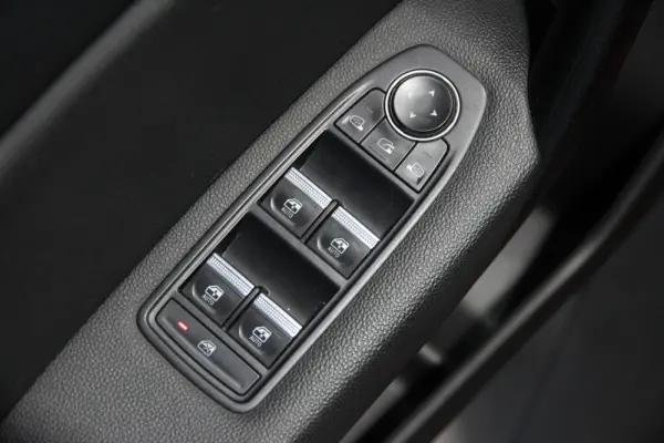 Renault Captur 1.0 TCe Exclusive 8