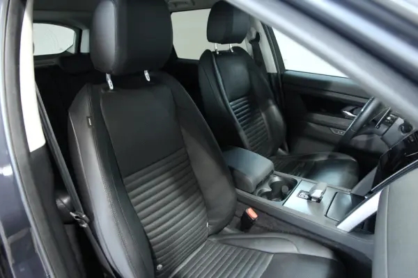 Land Rover Discovery Sport 1.5 I3 P300e AWD SE 7