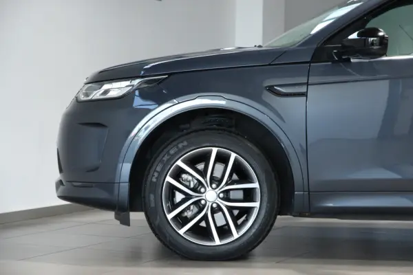 Land Rover Discovery Sport 1.5 I3 P300e AWD SE 32