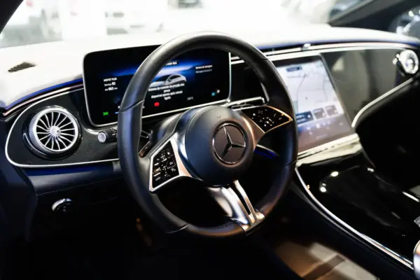 Mercedes-Benz EQE SUV 350+ 18