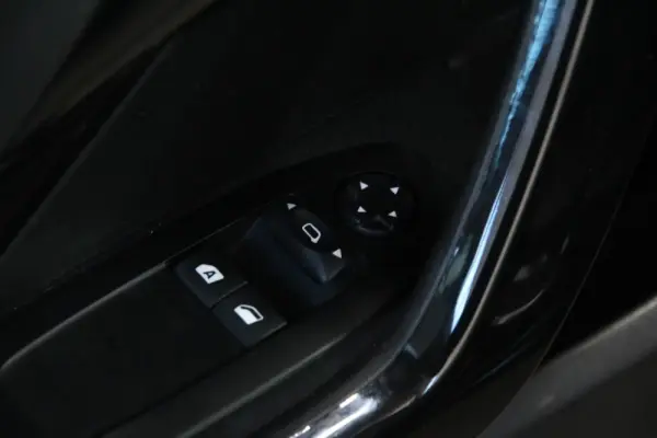 Peugeot 208 1.2 PureTech Style 3