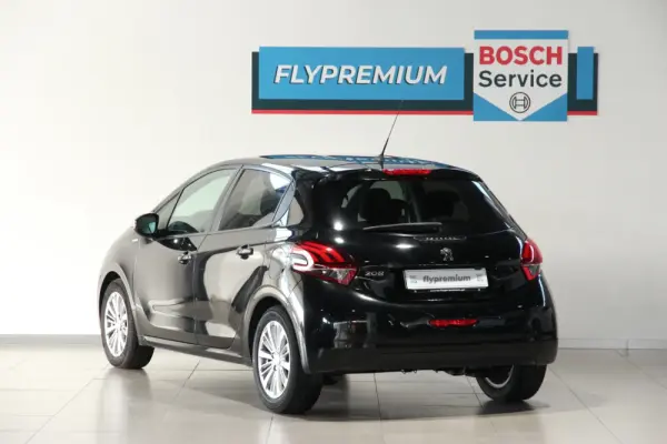 Peugeot 208 1.2 PureTech Style 18