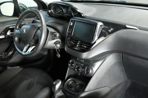 Peugeot 208 1.2 PureTech Style 22