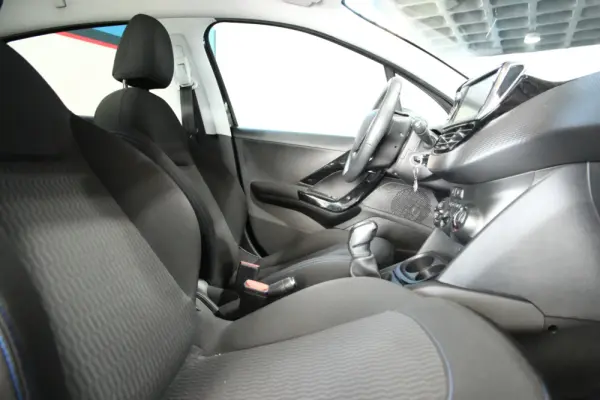 Peugeot 208 1.2 PureTech Style 21