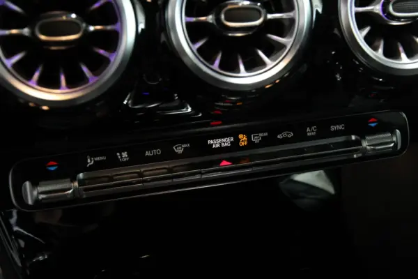 Mercedes-Benz A 180 d AMG Line Aut. 3