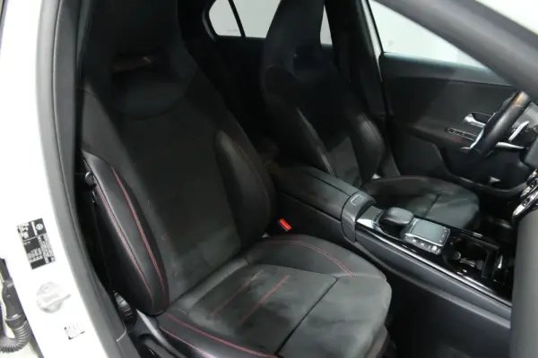 Mercedes-Benz A 180 d AMG Line Aut. 24
