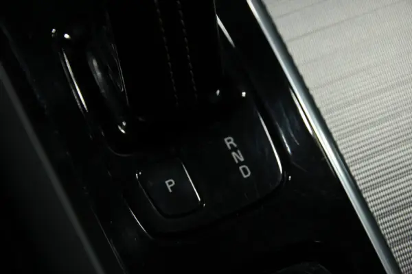 Volvo XC 60 2.0 B4 R-Design 5