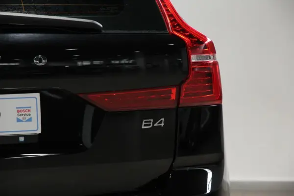 Volvo XC 60 2.0 B4 R-Design 24