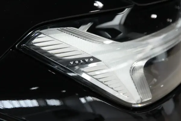 Volvo XC 60 2.0 B4 R-Design 28