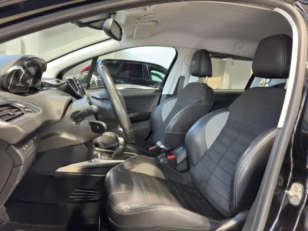 Peugeot 2008 1.2 PureTech Allure 3
