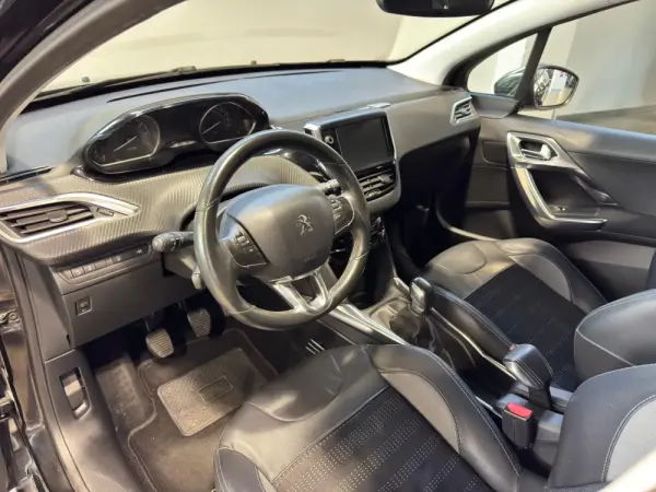 Peugeot 2008 1.2 PureTech Allure 4