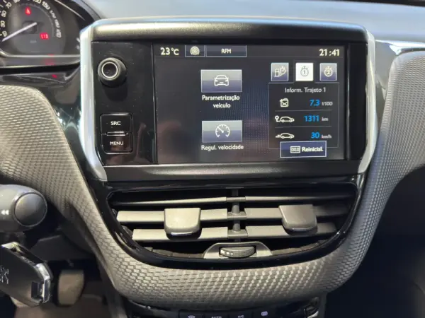 Peugeot 2008 1.2 PureTech Allure 18