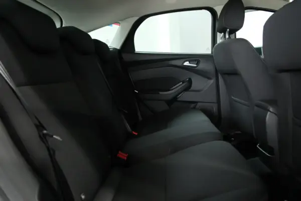 Ford Focus 1.0 EcoBoost Business 8