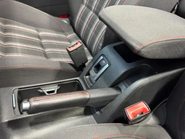 Volkswagen Golf Cabriolet GTI 13