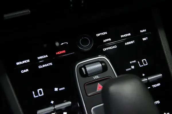 Porsche Cayenne E-Hybrid Platinum Edition 17