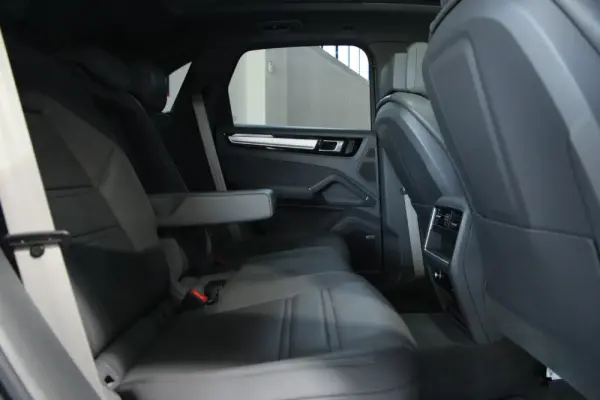 Porsche Cayenne E-Hybrid Platinum Edition 32