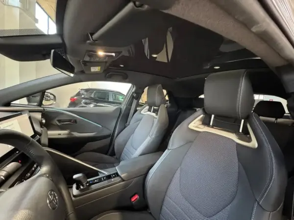 Toyota C-HR 1.8 Hybrid Square Collection 20
