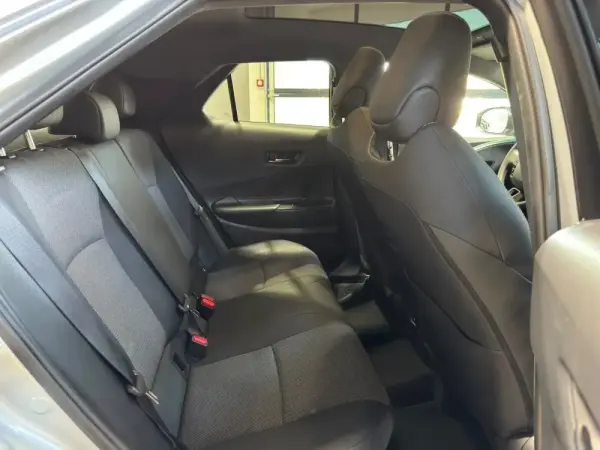 Toyota C-HR 1.8 Hybrid Square Collection 21