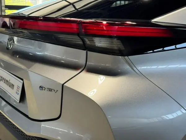 Toyota C-HR 1.8 Hybrid Square Collection 32